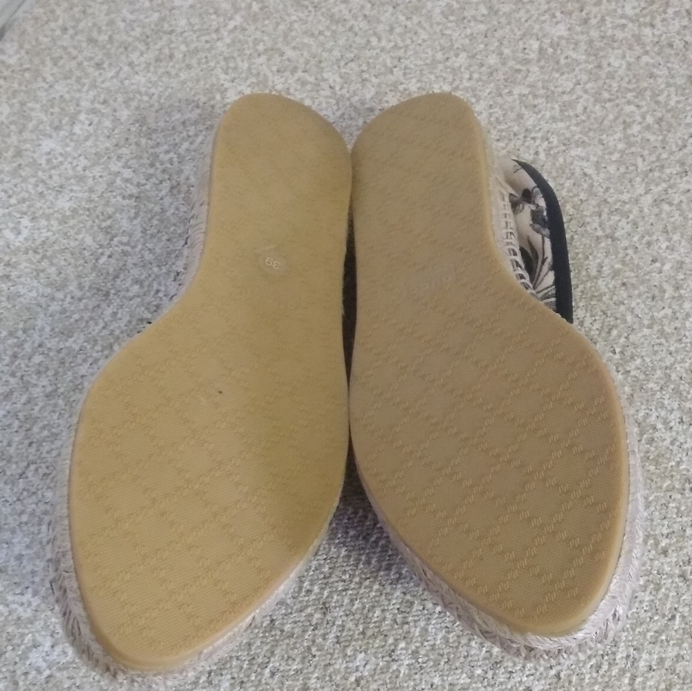 Gucci Pillar Espadrille Flats - Picture 5 of 8